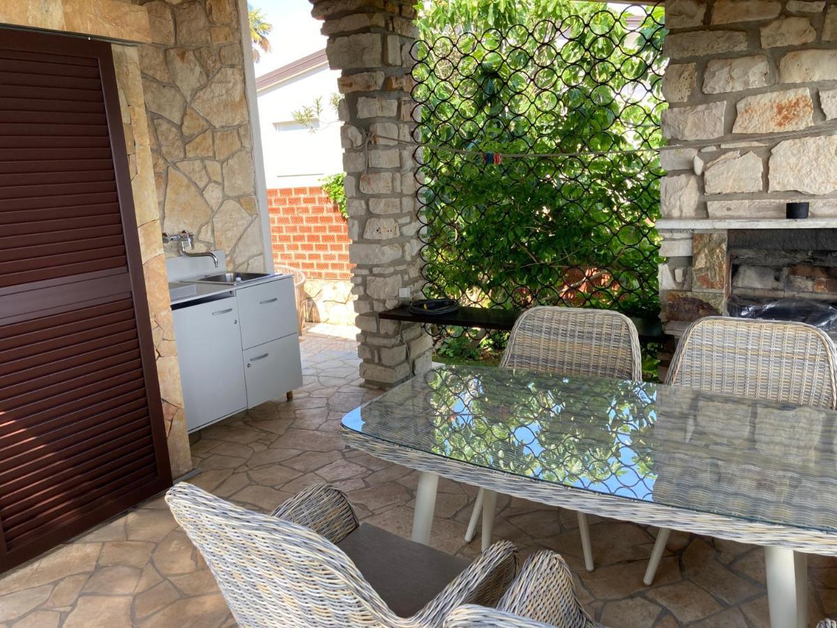 Karigador Beach House Екстериор снимка