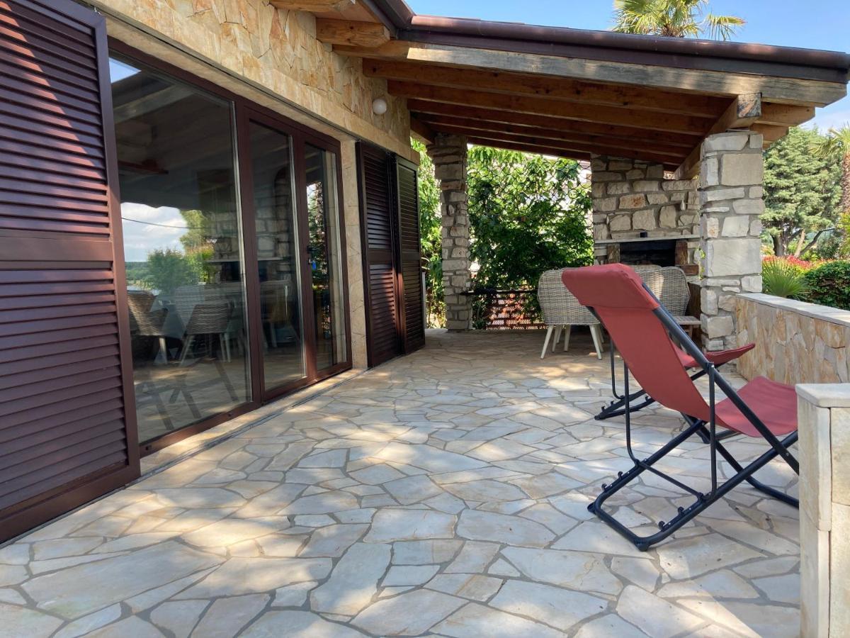 Karigador Beach House Екстериор снимка