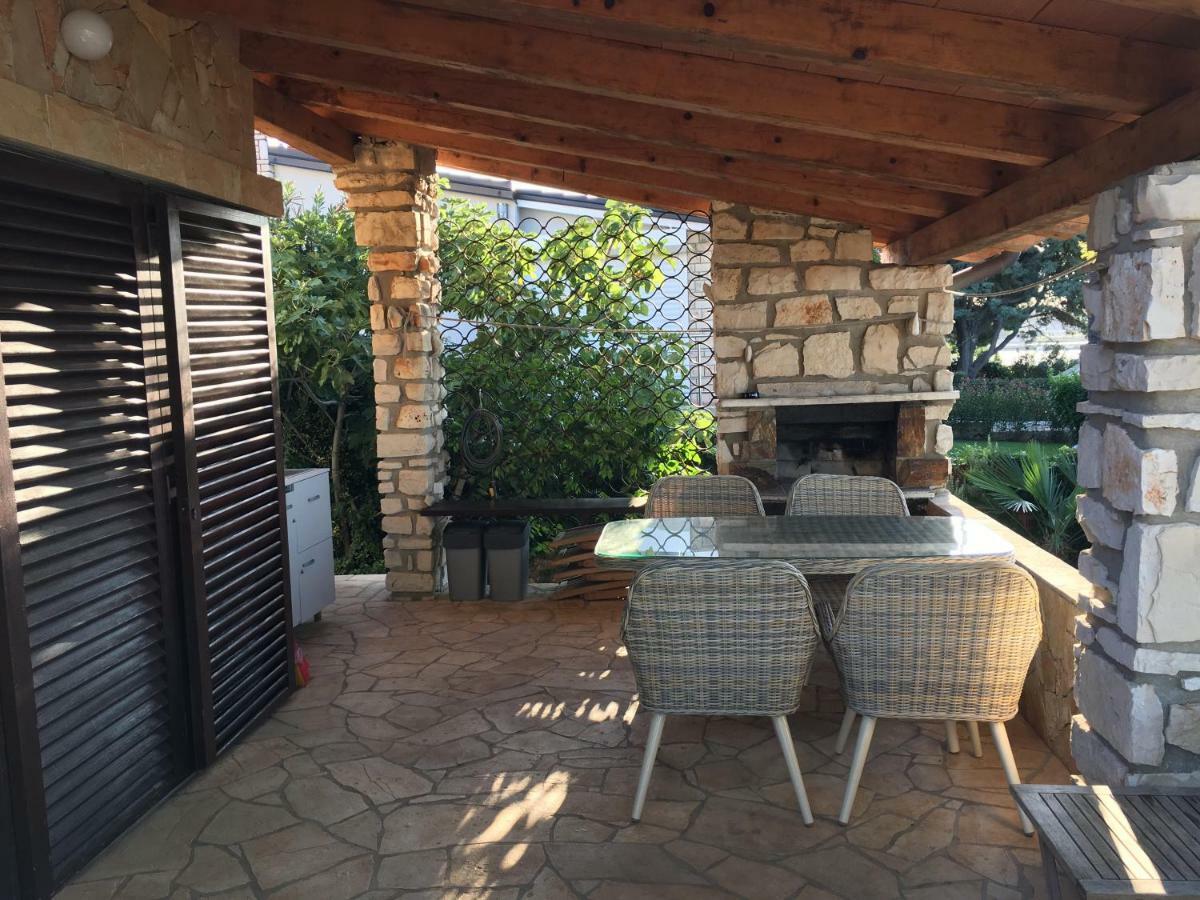 Karigador Beach House Екстериор снимка